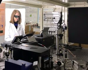 Antonella Ferrara, ARTEMIS coordinator, in the laboratory